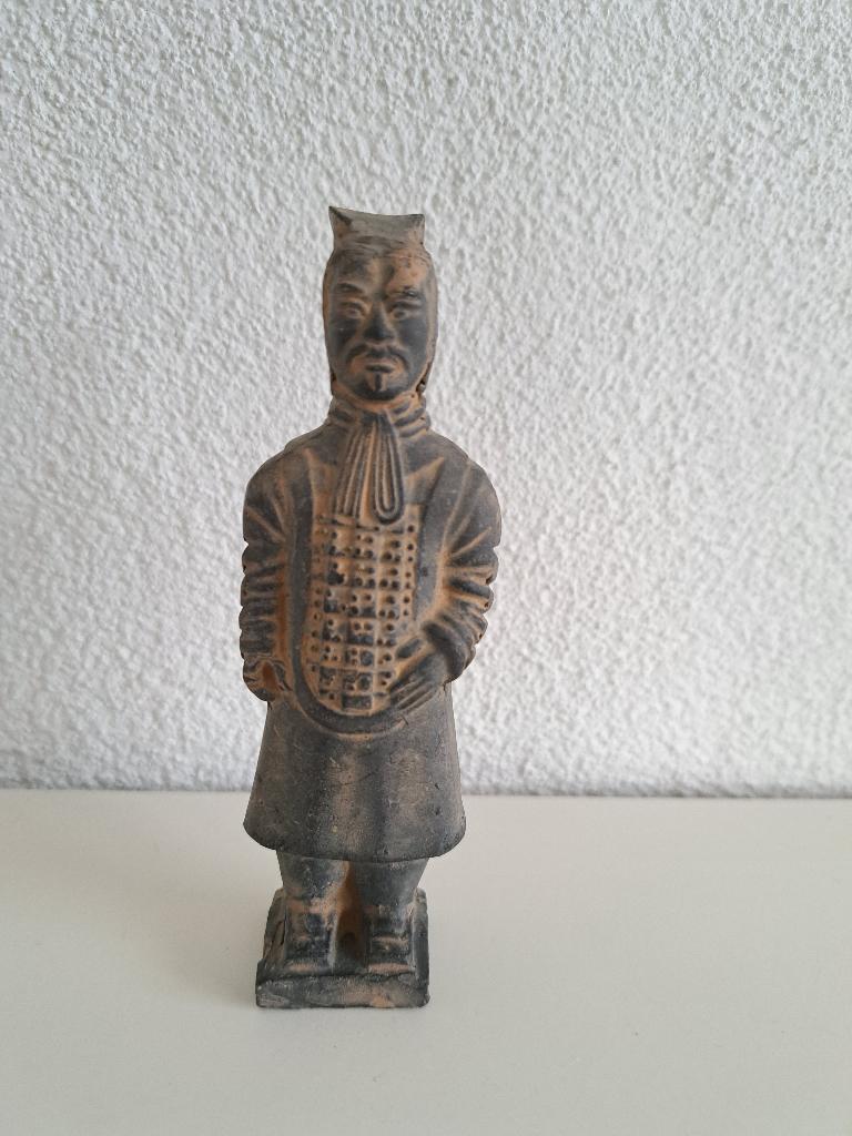 Beeldje Chinese krijger, Verzamelen, Beelden en Beeldjes, Ophalen of Verzenden, Zo goed als nieuw, Mens