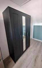 Zo goed als nieuwe zwarte Brimnes Ikea kledingkast, Huis en Inrichting, Kasten | Kledingkasten, Ophalen, 100 tot 150 cm, Met hangruimte