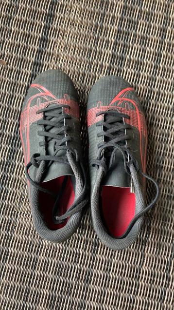 Voetbal schoenen kind beschikbaar voor biedingen