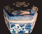6 kantige dekseldoos Chinees porselein handpainted, Ophalen of Verzenden