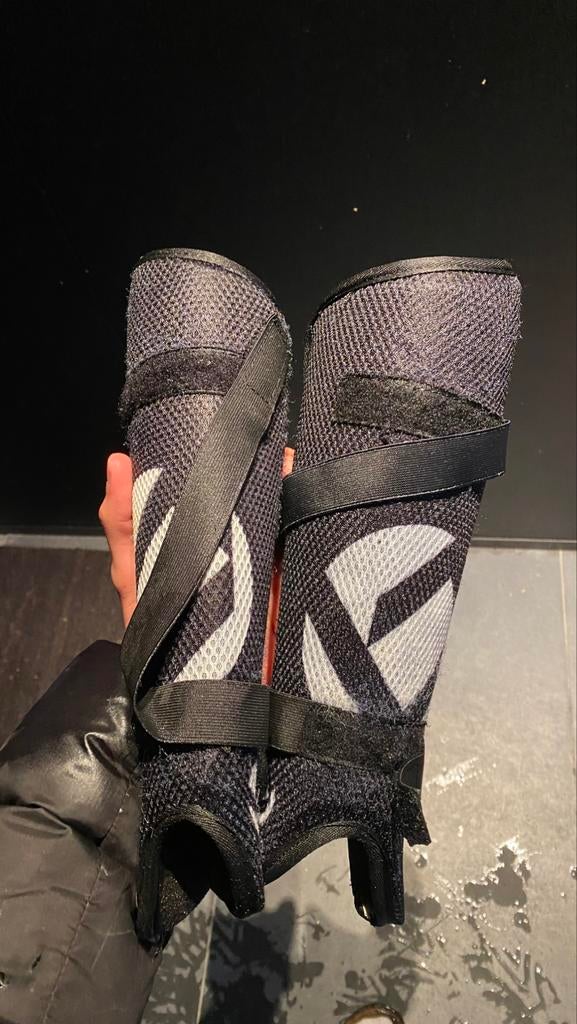 scheenbeenbeschermers en OBO waterfles, Sport en Fitness, Hockey, Ophalen of Verzenden, Zo goed als nieuw, Tas