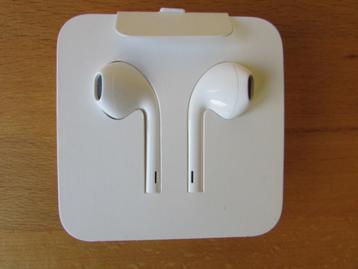 APPLE EARPODS 3,5 MM beschikbaar voor biedingen