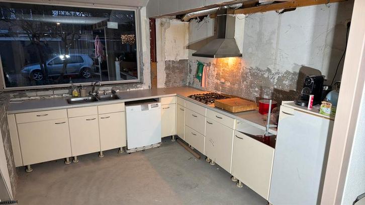 2e hands keuken, Huis en Inrichting, Keuken | Complete keukens, Gebruikt, Hoekkeuken, Geel, Hout, Ophalen of Verzenden