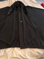 Zwarte Cashmere & Wol Cape, Kleding | Dames, Jassen | Winter, Ophalen of Verzenden, Zo goed als nieuw, Maat 42/44 (L), Zwart