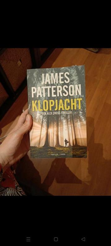 James Patterson - Klopjacht beschikbaar voor biedingen