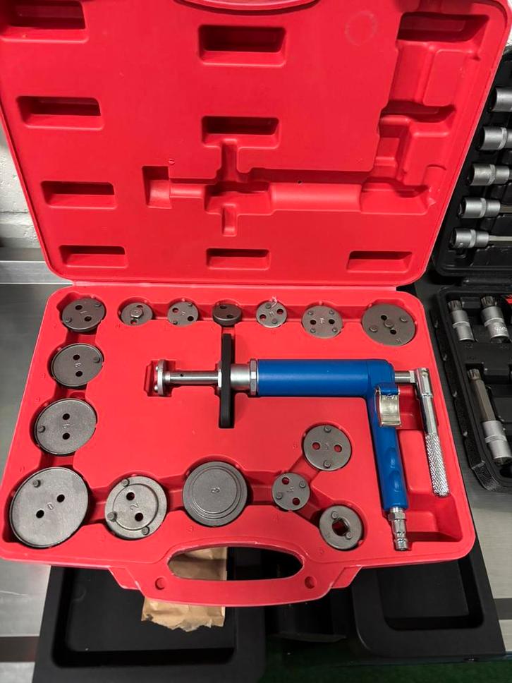 Nieuw Ultratoolz Pneumatisch remzuiger terugstel gereedschap, Auto diversen, Autogereedschap, Nieuw, Ophalen of Verzenden