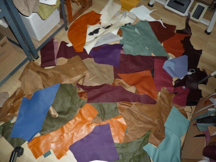Grotere resten nr 41 met 9.8 kilo soepel echt leer rundleer, Hobby en Vrije tijd, Stoffen en Lappen, Nieuw, Leer of Kunstleer