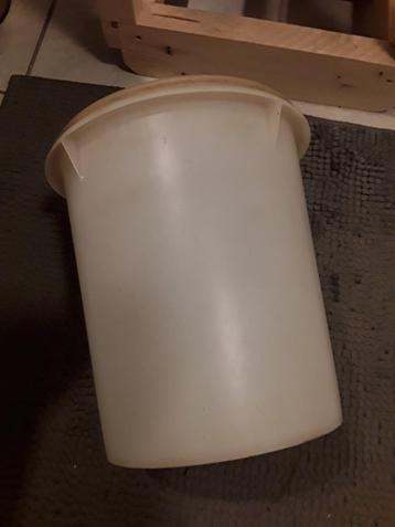 Tupperware wasemmer. was emmer beschikbaar voor biedingen