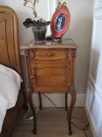 Nachtkastje met rode marmeren top, Ophalen