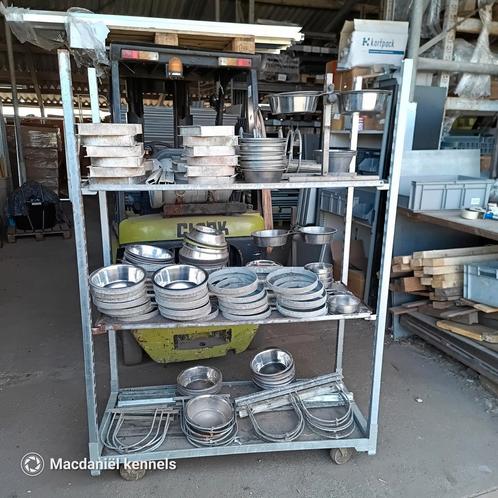 Kennel voerbakhouders waterbak houder standaard voerbakken, Dieren en Toebehoren, Hondenvoerbakken en Drinkbakken, Gebruikt, Verstelbaar