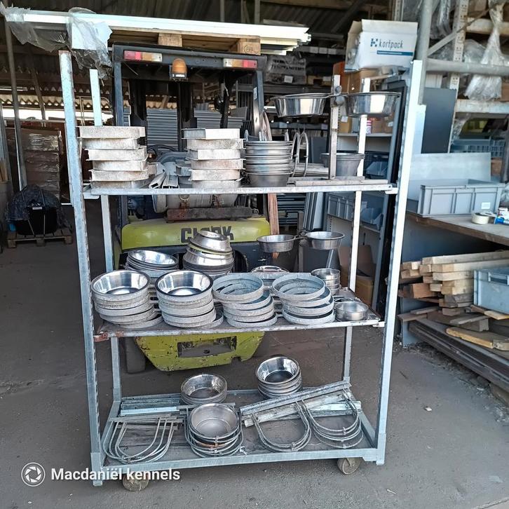 Kennel voerbakhouders waterbak houder standaard voerbakken, Dieren en Toebehoren, Hondenvoerbakken en Drinkbakken, Gebruikt, Verstelbaar