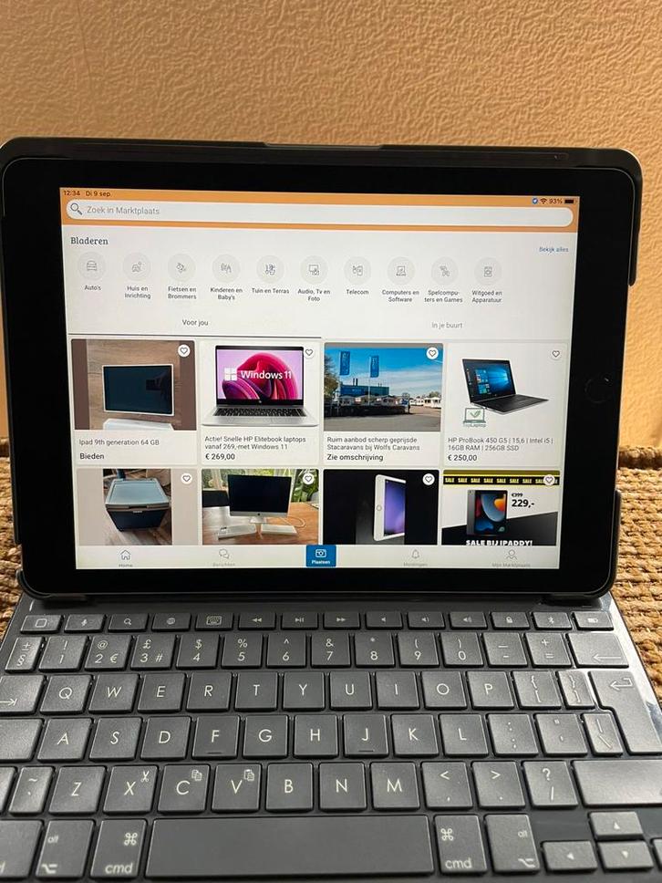 Te koop Ipad met Logitech Slim Folio toetsenbord, Computers en Software, Apple iPads, Gebruikt, Apple iPad Air, Wi-Fi en Mobiel internet