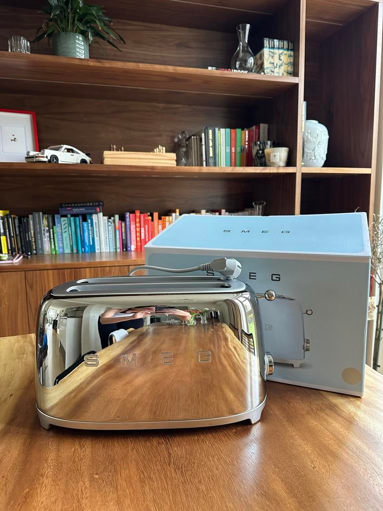 Nieuwe SMEG Broodrooster - Ongebruikt, Witgoed en Apparatuur, Ophalen, Nieuw, Uitneembare kruimellade