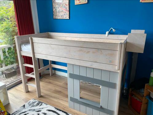 Lifetime halfhoogslaper met speel/chill hoek, Kinderen en Baby's, Kinderkamer | Stapelbedden en Hoogslapers, Gebruikt, Halfhoogslaper