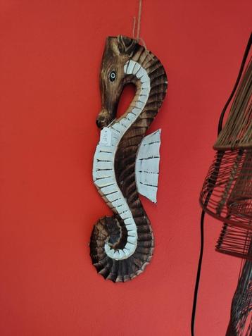 Wanddecoratie zeepaardje hout beschikbaar voor biedingen