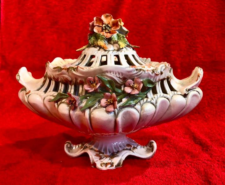 Italiaans Bassano porselein centerpiece sierstuk 28cm breed, Antiek en Kunst, Antiek | Porselein, Ophalen