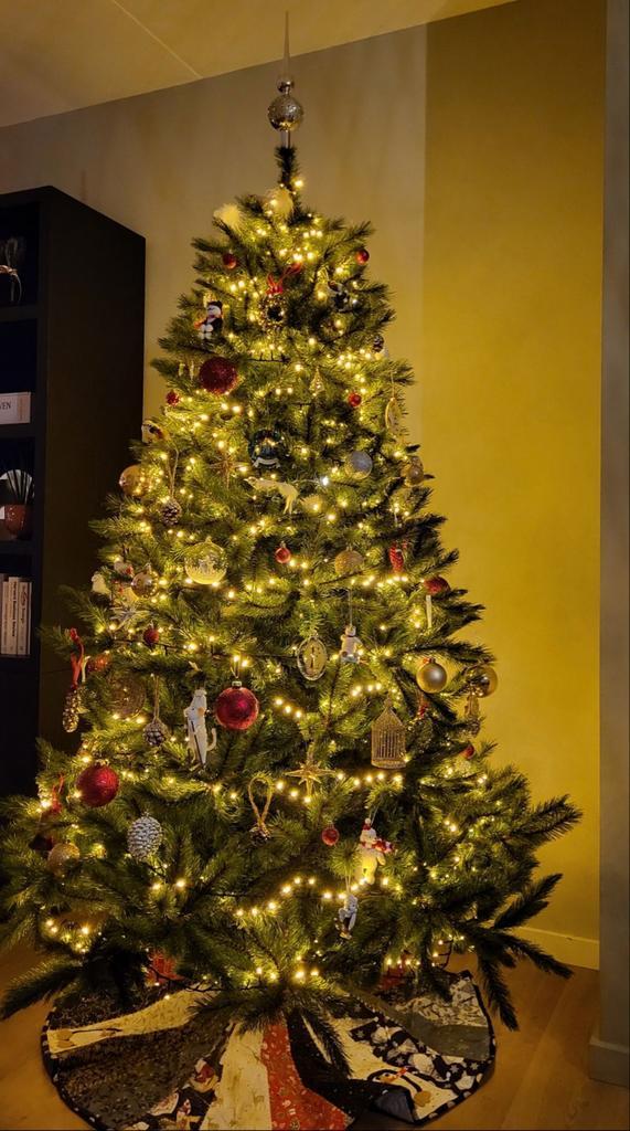 Kunstkerstboom 210 hoog, Diversen, Kerst, Zo goed als nieuw, Ophalen