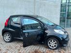 Zwarte Peugeot 107 1.0 12V 2011 68PK / Airco / APK / Nap!, Voorwielaandrijving, Stof, 4 stoelen, Origineel Nederlands