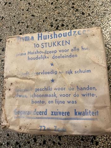Ouderwetse stukjes zeep beschikbaar voor biedingen