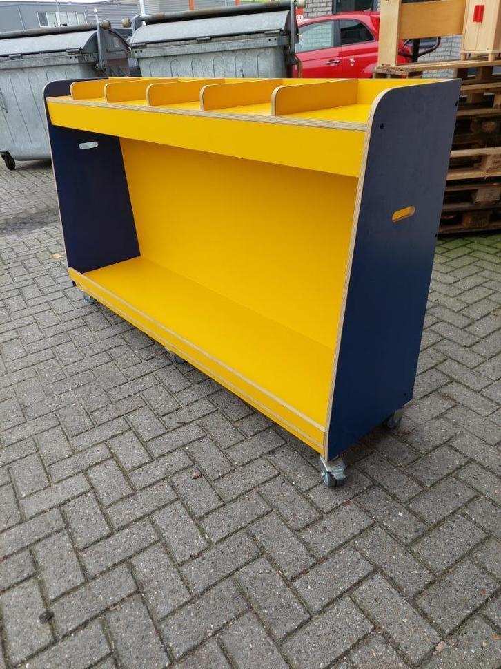 2x Schilte verrijdbare kapstok / garderobemeubel 12-haaks, Huis en Inrichting, Woonaccessoires | Kapstokken, Zo goed als nieuw