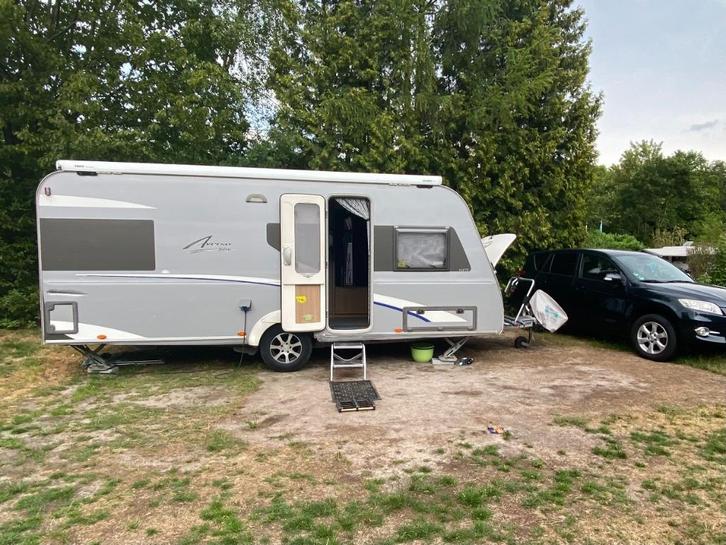 Burstner Averso Fifty 465 TS uit 2009., Caravans en Kamperen, Caravans, Particulier, tot en met 4, 1000 - 1250 kg, Rondzit, Bürstner