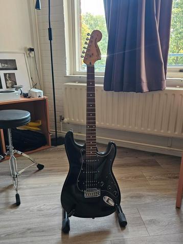 Squier Stratocaster Guitar Black Tone beschikbaar voor biedingen