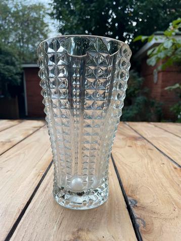 Vintage glazen vaas – ca. 20 cm hoog beschikbaar voor biedingen