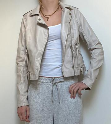 Kort nep leren jasje maat XS beschikbaar voor biedingen