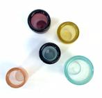 Glazen waxinelicht houders in geel en aqua leuk als cadeau, Huis en Inrichting, Woonaccessoires | Kandelaars en Kaarsen, Overige materialen
