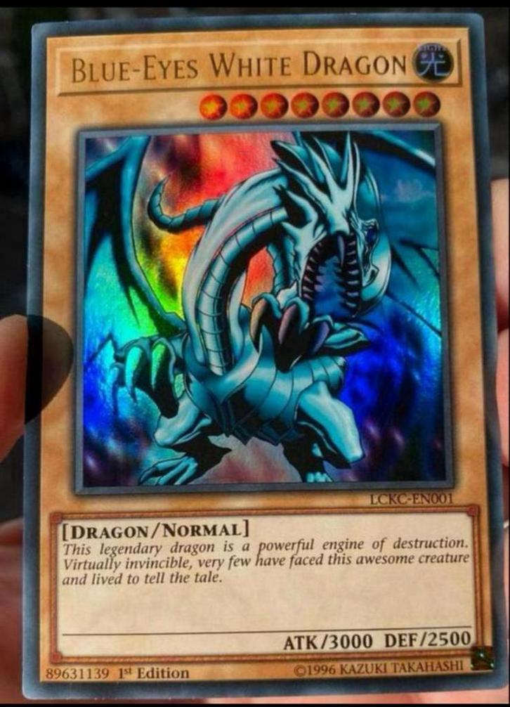 Yu-Gi-Oh! Blue Eyes White Dragon LCKC 1st Edition !, Hobby en Vrije tijd, Verzamelkaartspellen | Yu-gi-Oh!, Zo goed als nieuw