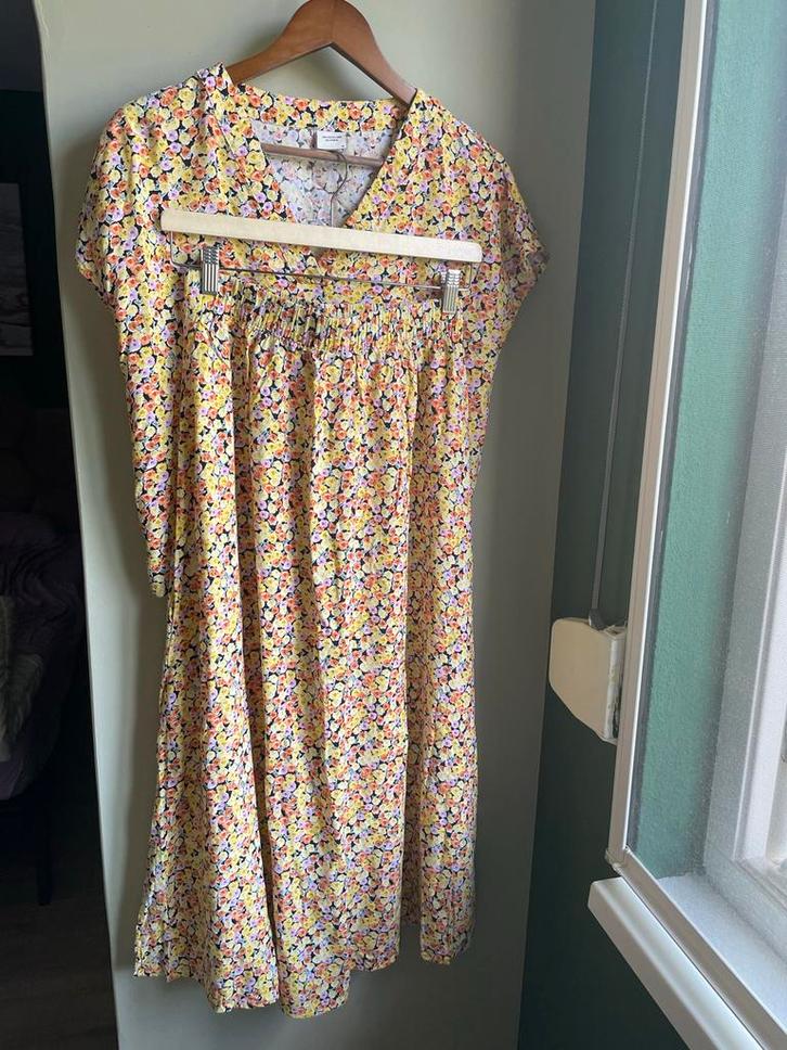 Gele Bloemenjurk Jacqueline de Yong Maat S, Kleding | Dames, Jurken, Zo goed als nieuw, Maat 36 (S), Geel, Onder de knie, Ophalen of Verzenden