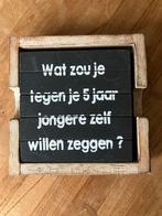 Onderzetters met tekst in houten bakje - 6 stuks, Ophalen of Verzenden, Nieuw