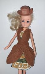 Cowgirl outfit voor sindy barbie fleur excl pop, Ophalen of Verzenden, Gebruikt, Kleertjes