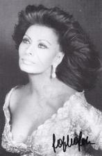 SOPHIA LOREN DRIE KAARTEN/FOTO"S ECHTE handtekening, Verzenden, 1980 tot heden, Ongelopen, Sterren en Beroemdheden
