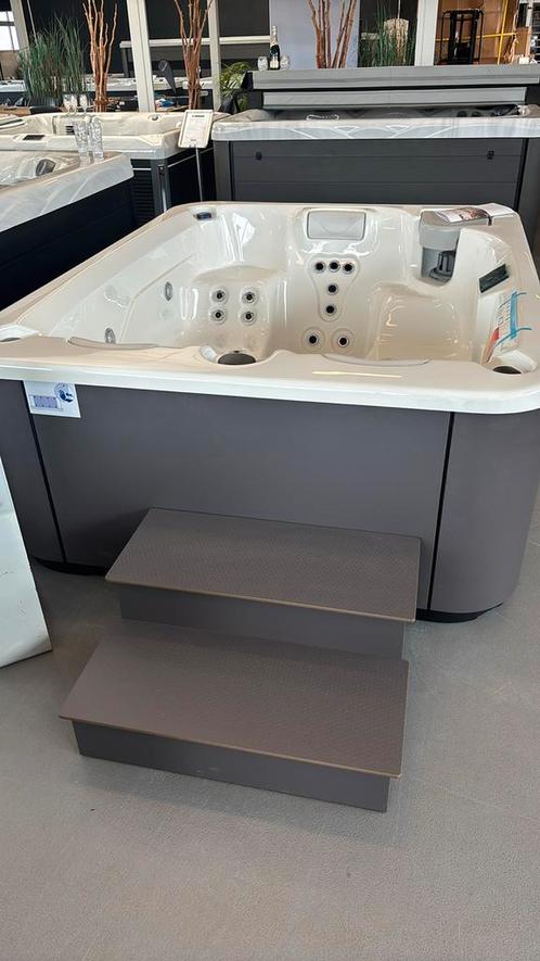 Aquavia Touch Pro jacuzzi buitenspa hottub 216x166x74 cm, Tuin en Terras, Bubbelbaden en Hottubs, Nieuw, Ophalen