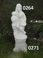 Vrouw met kruik op zuil., Tuin en Terras, Tuinbeelden, Ophalen, Nieuw, Beton, Mensenbeeld