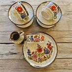 60/70er jaren vintage  4 persoons bloemen ontbijtservies, Ophalen of Verzenden, Zo goed als nieuw, Overige stijlen, Kop(pen) en/of Schotel(s)