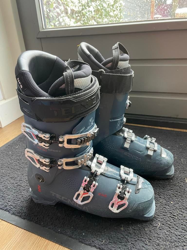 Tecnica Mach Sport MV RT Skischoenen - Maat 44, Sport en Fitness, Skiën en Langlaufen, Overige merken, 160 tot 180 cm, Gebruikt