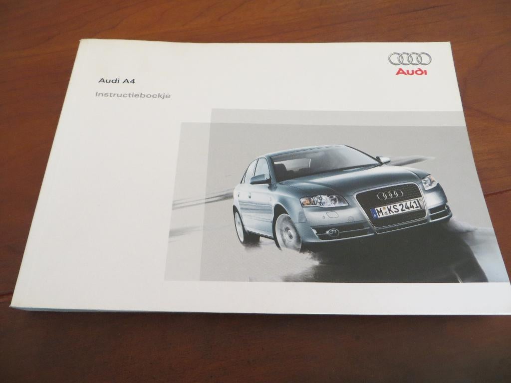 Instructieboek Audi A4 sedan 2004, 2005 benzine + V6, A4 TDi, Ophalen of Verzenden