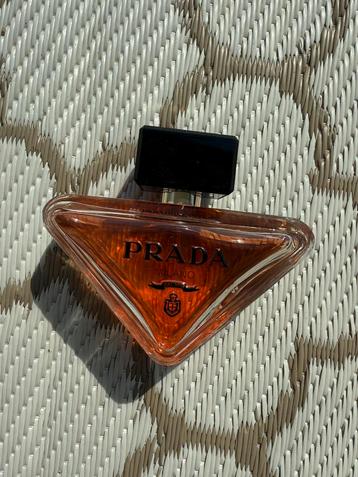 Prada parfum ( intense )  90 ml  beschikbaar voor biedingen