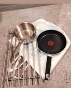 Tefal en inox pannen plus onderzetter plus servies, Ophalen of Verzenden, Zo goed als nieuw
