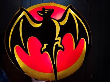 grote originele zeldzame lichtreclame Bacardi beschikbaar voor biedingen