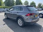 Volkswagen Tiguan 1.5 TSI Comfortline Business 131 PK | Pano, Auto's, Volkswagen, Te koop, Zilver of Grijs, Benzine, 73 €/maand