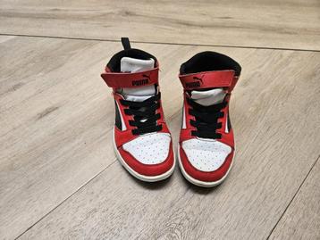 Puma kindersneakers maat 32 – rood/zwart/wit beschikbaar voor biedingen
