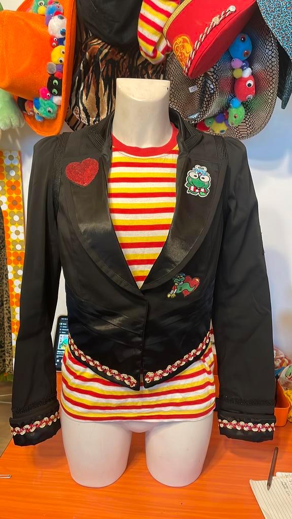 Jas dames oeteldonk maat 38, Kleding | Dames, Carnavalskleding en Feestkleding, Zo goed als nieuw, Kleding, Carnaval, Maat 38/40 (M)