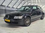 Volkswagen Passat 1.8-5V Comfortline, Gebruikt, 4 cilinders, 1264 kg, Zwart