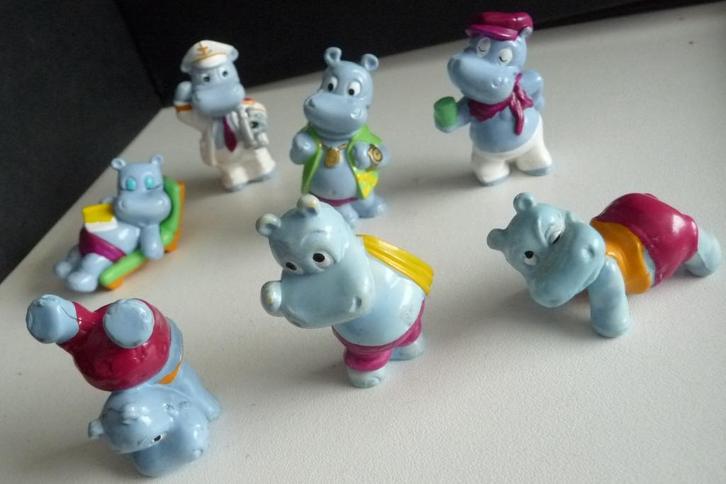 7 HAPPY HIPPOS EN OF 12 DUBBELEN HAPPY HIPPOS EVT MET BEKER, Verzamelen, Verrassingseieren, Zo goed als nieuw, Hardplasticfiguren