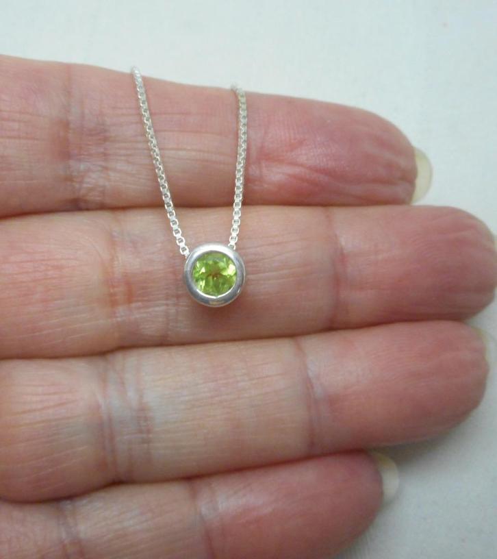 Zilveren ketting met groen steen hangertje nr.1416, Sieraden, Tassen en Uiterlijk, Kettingen, Zo goed als nieuw, Zilver, Zilver