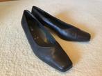 Prachtige zwarte vrouwelijke leer schoenen van Ara, 8(42)., Kleding | Dames, Schoenen, Ophalen of Verzenden, Zo goed als nieuw