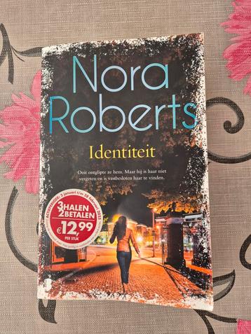 Nora Roberts - Identiteit beschikbaar voor biedingen
